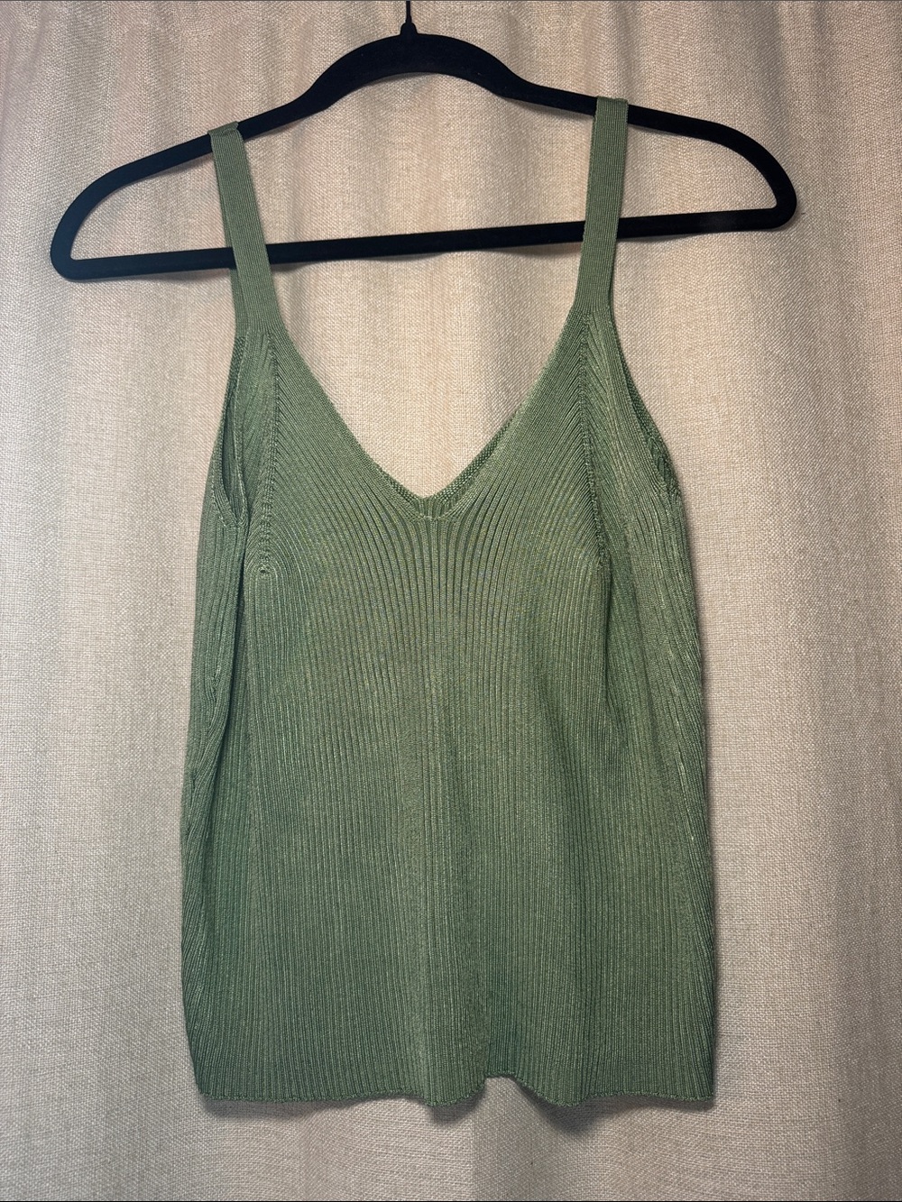 Anthropologie PINQUE Olive Green V-Neck Knit Tank Top Size Medium